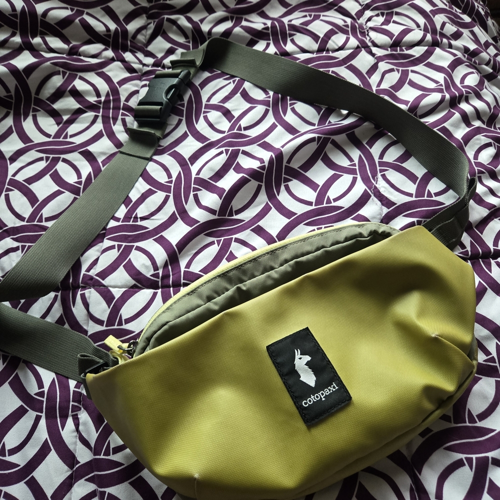 Slighly used Cotopaxi Olive Green Men’s Sling Bag - Lightweight Crossbody Pack